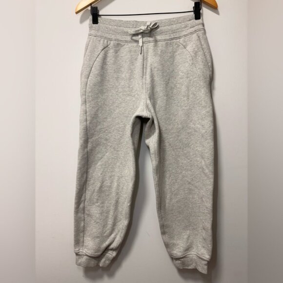 Lululemon Scuba High-Rise Cropped Jogger Light Grey size 6 - Picture 5 of 10